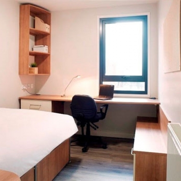 Single en-suite room